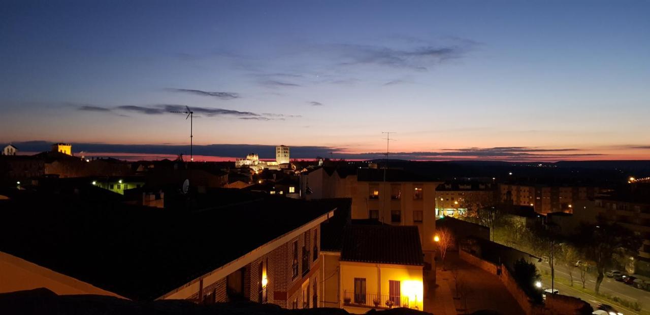 Apartamentos La Muralla Самора Экстерьер фото